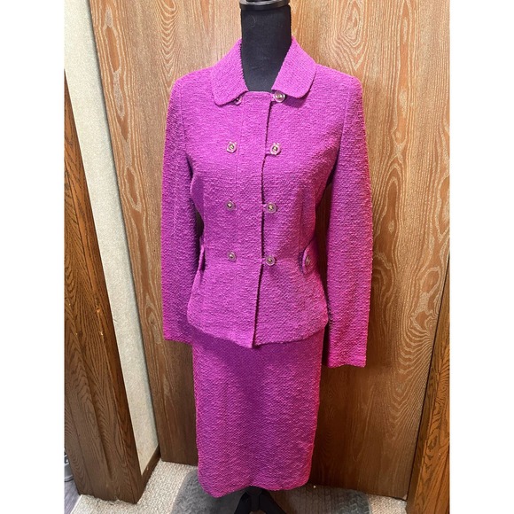 St. John Jackets & Blazers - St. John Rosewood Women’s Suit Size 4